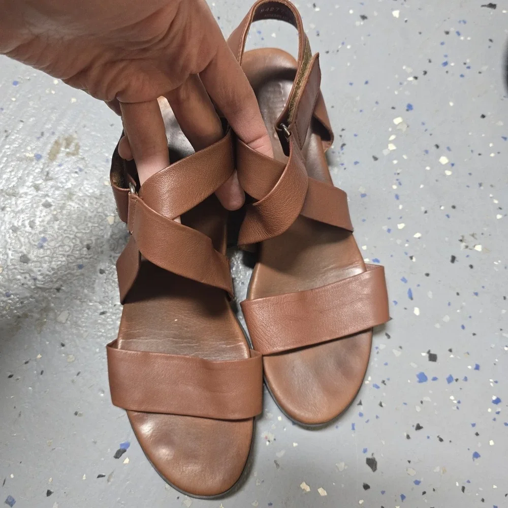 Munro American Women's Brown Leather Strappy Wedge Sandals‎ Size 9 N